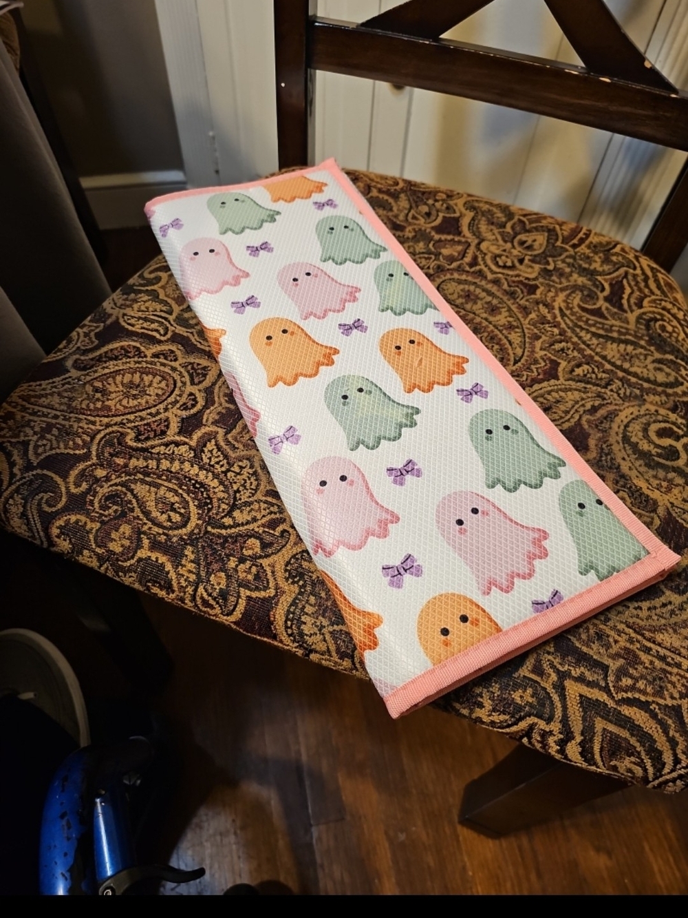 Martha Stewart Pink Trim Ghost Print Drying Mat